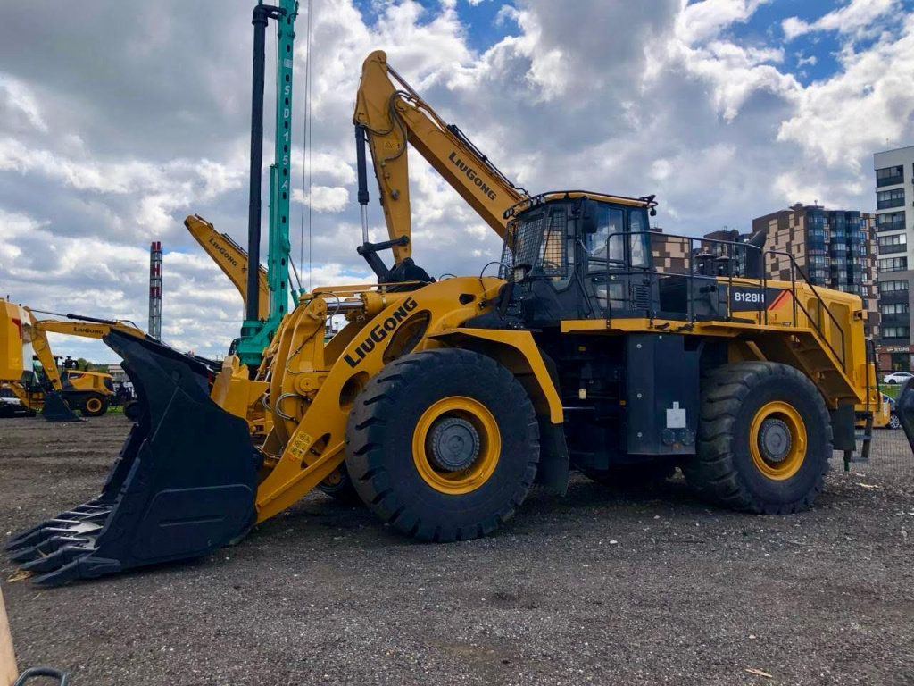 Китайская спецтехника LiuGong и FAW Trucks в России