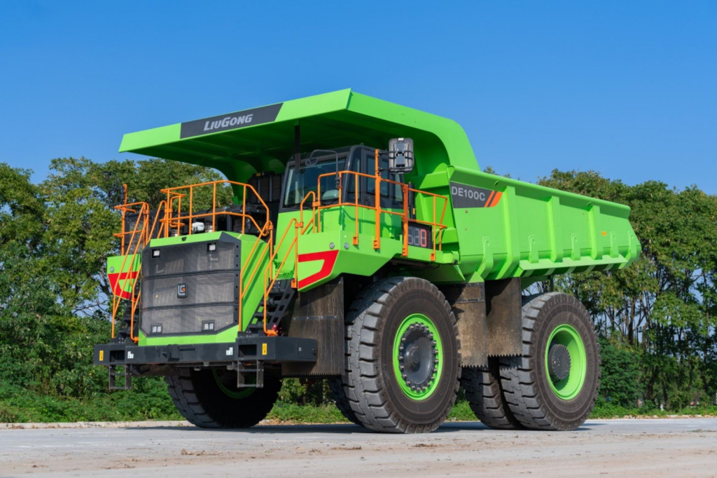 Китайская спецтехника LiuGong и FAW Trucks в России